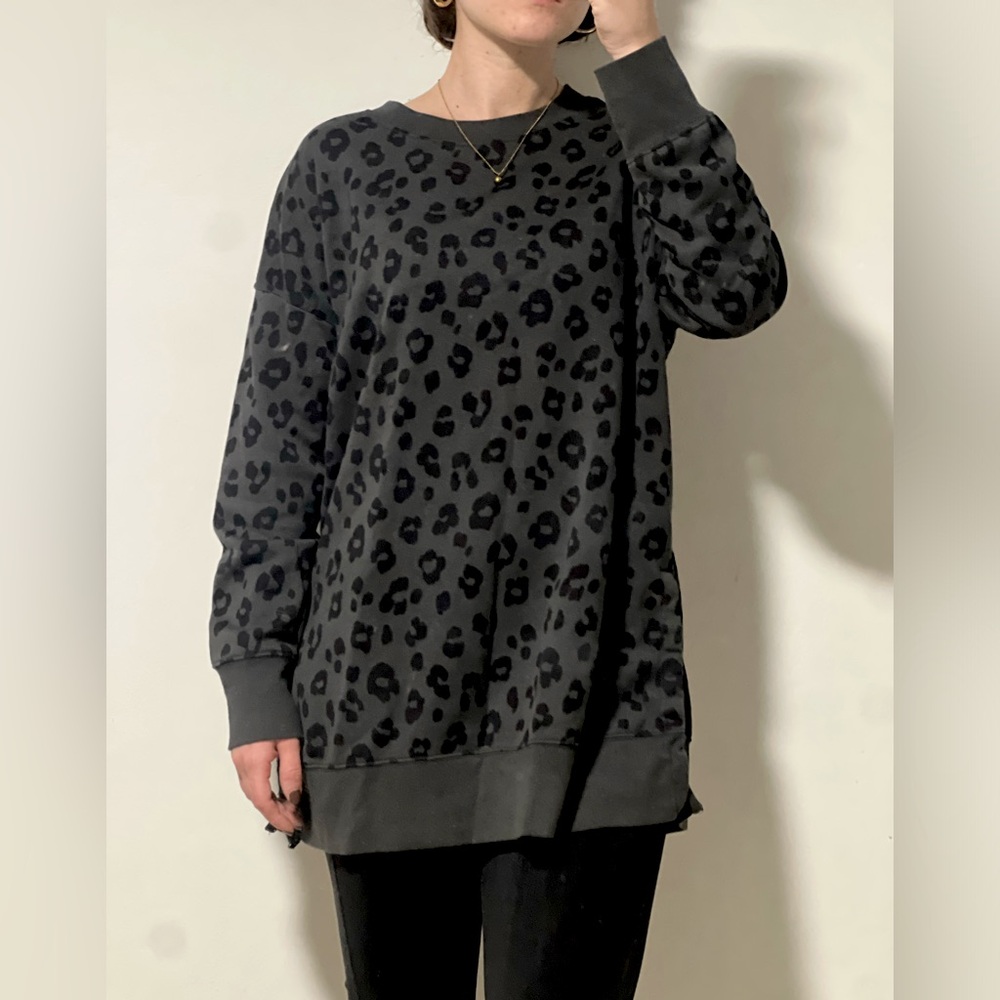 Oversized Leopard Print Grey-Black Sweatshirt | Brand: Old Navy | Size: Medium